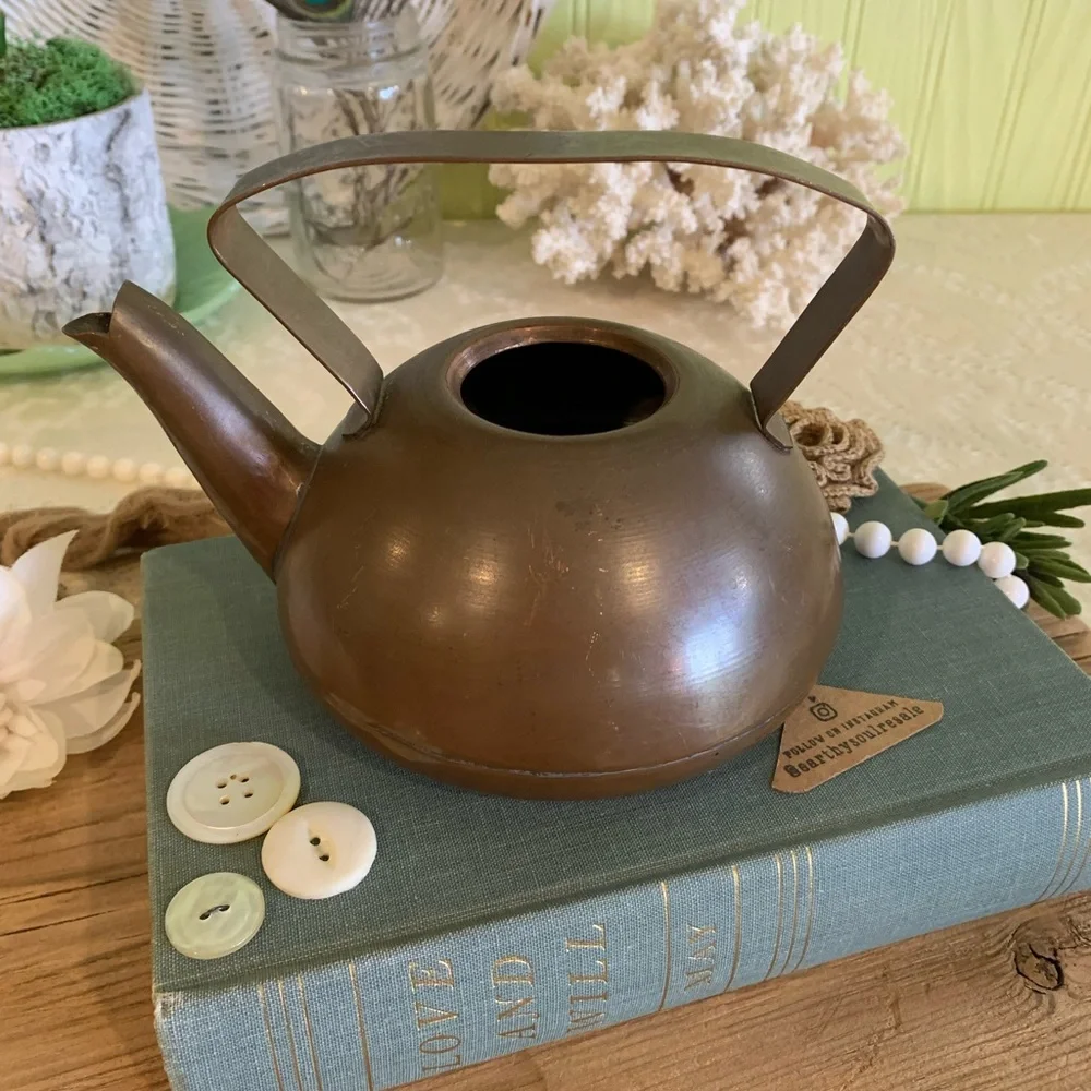 Vintage Copper Teapot 🫖 Unique Home Decor / Gift / Kitchen / Earthy - Picture 5 of 11